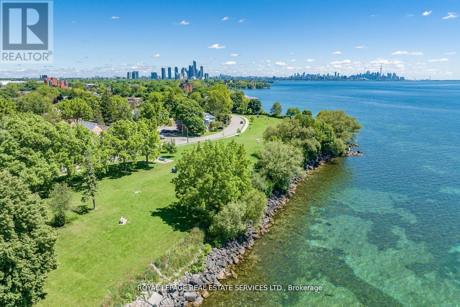 












135 LAKE SHORE DRIVE

,
Toronto,




Ontario
M8V2A1

