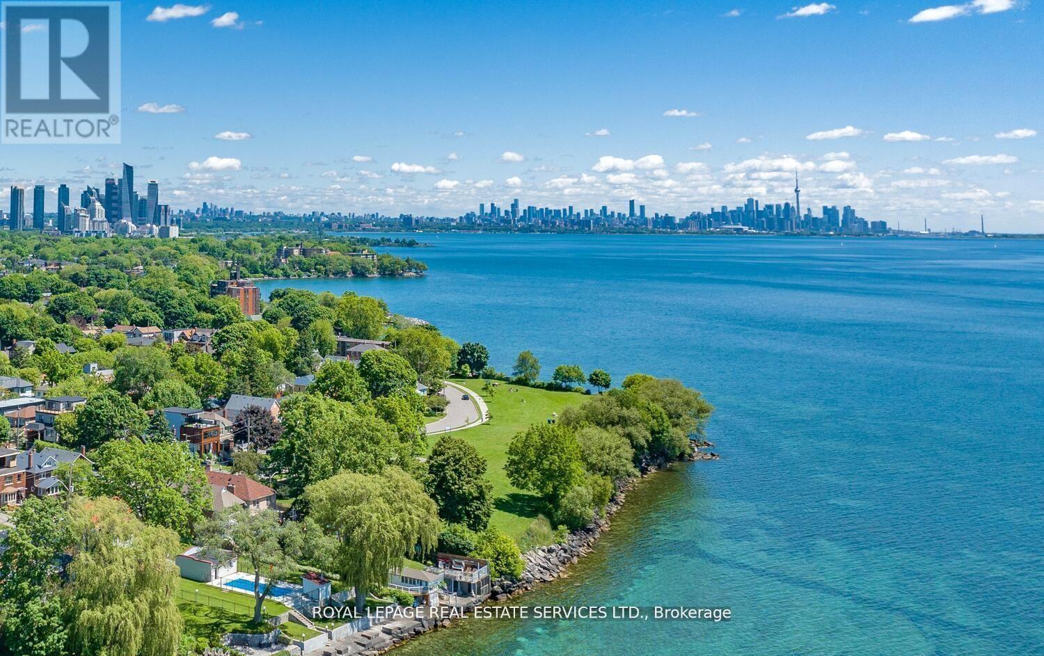












135 LAKE SHORE DRIVE

,
Toronto,




Ontario
M8V2A1

