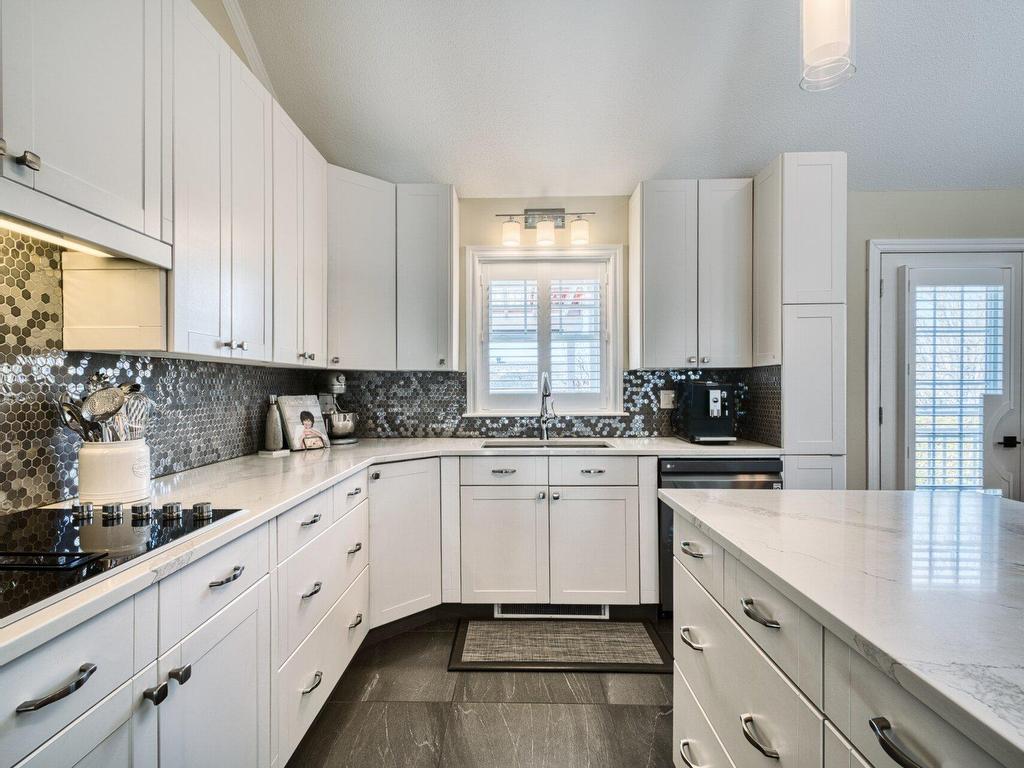 









1085


Rue Pascal

,
Jacques-Cartier (Sherbrooke),




QC
J1J4B8

