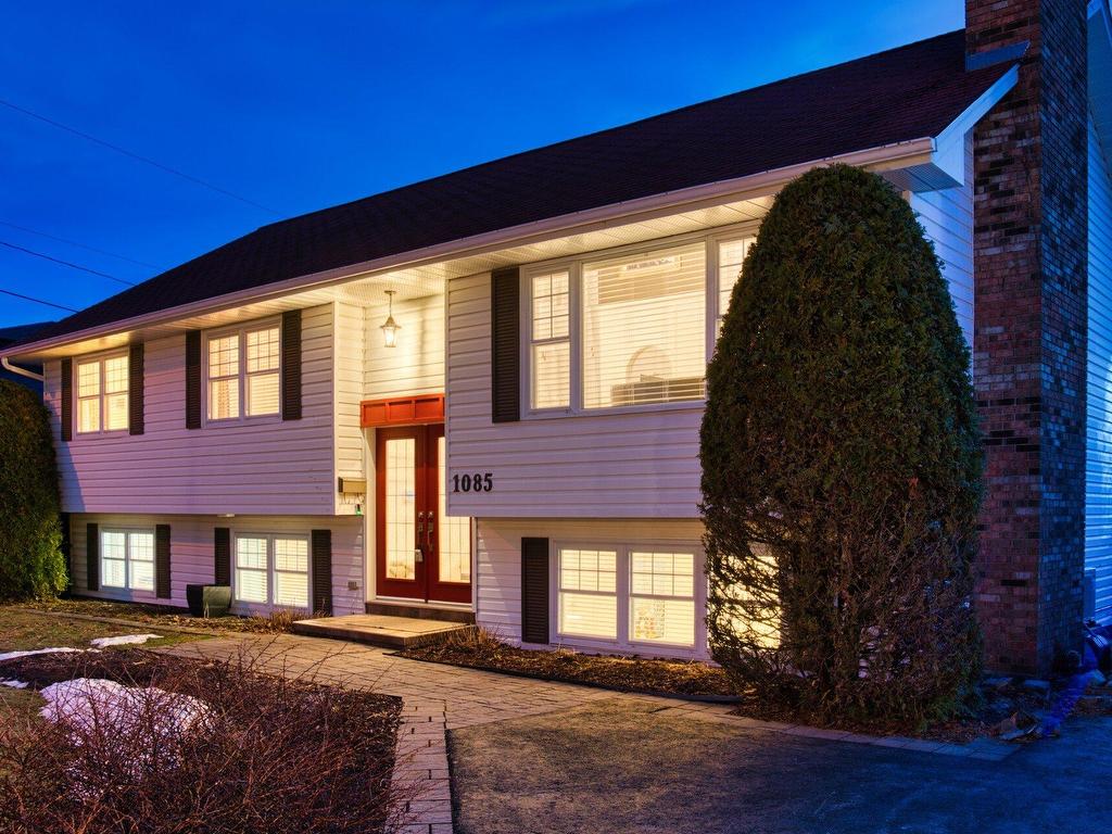 









1085


Rue Pascal

,
Jacques-Cartier (Sherbrooke),




QC
J1J4B8

