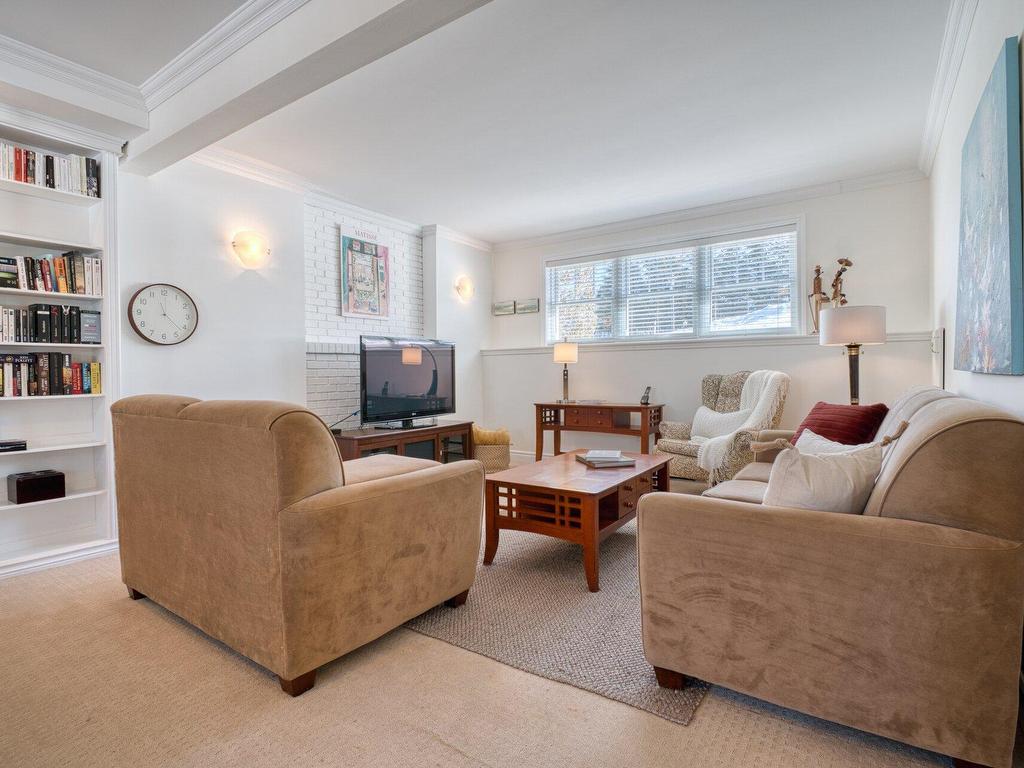 









1085


Rue Pascal

,
Jacques-Cartier (Sherbrooke),




QC
J1J4B8

