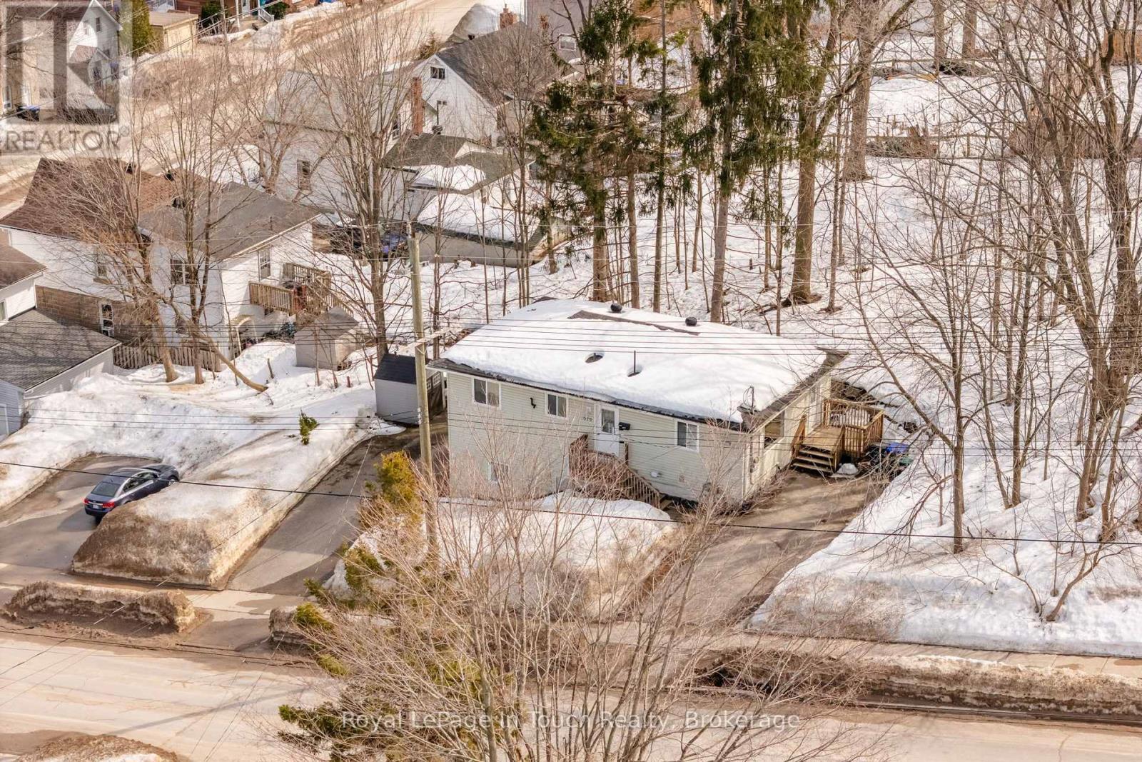 












679 MONTREAL STREET

,
Midland,




Ontario
L4R1G5

