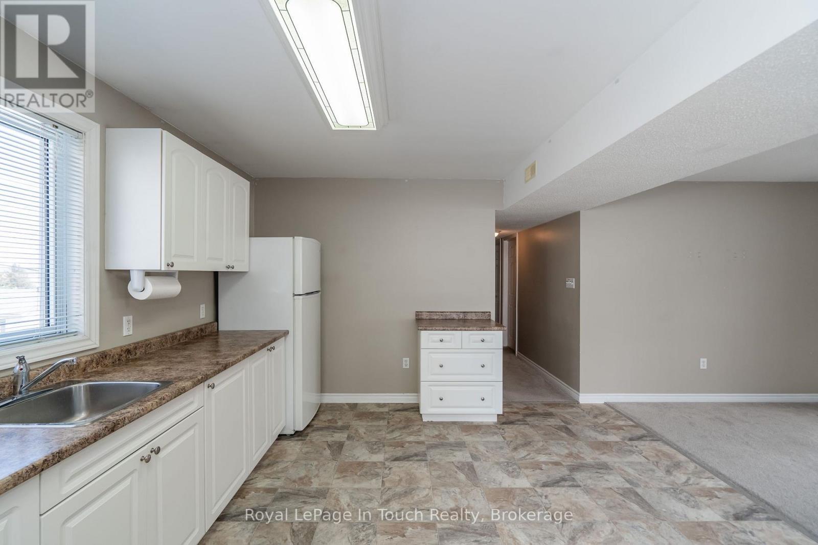 












679 MONTREAL STREET

,
Midland,




Ontario
L4R1G5

