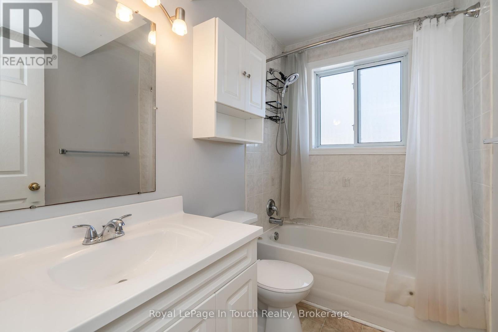 












679 MONTREAL STREET

,
Midland,




Ontario
L4R1G5

