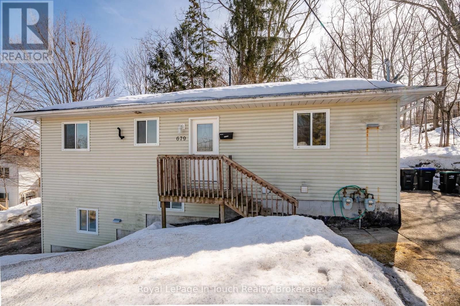 












679 MONTREAL STREET

,
Midland,




Ontario
L4R1G5


