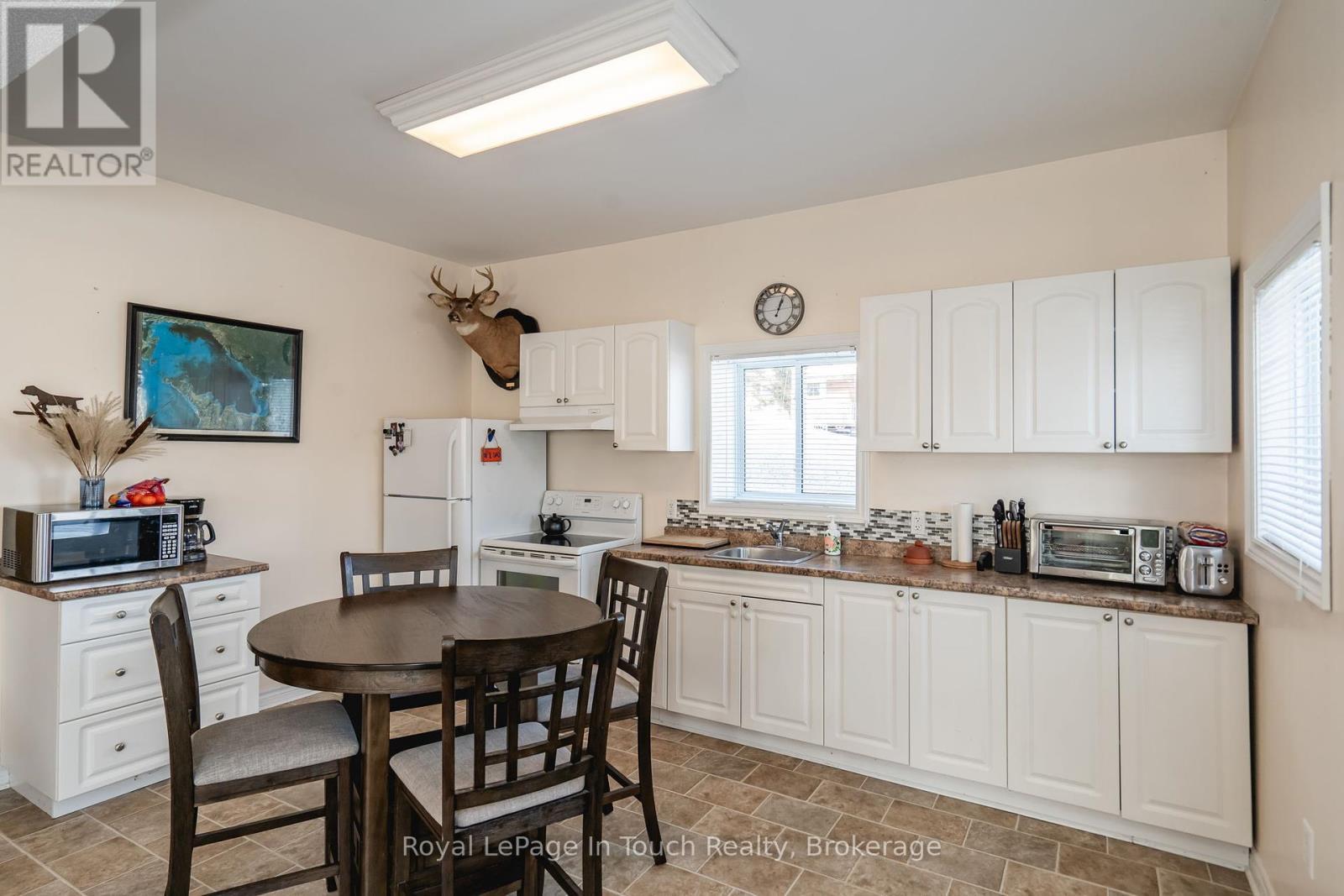 












679 MONTREAL STREET

,
Midland,




Ontario
L4R1G5

