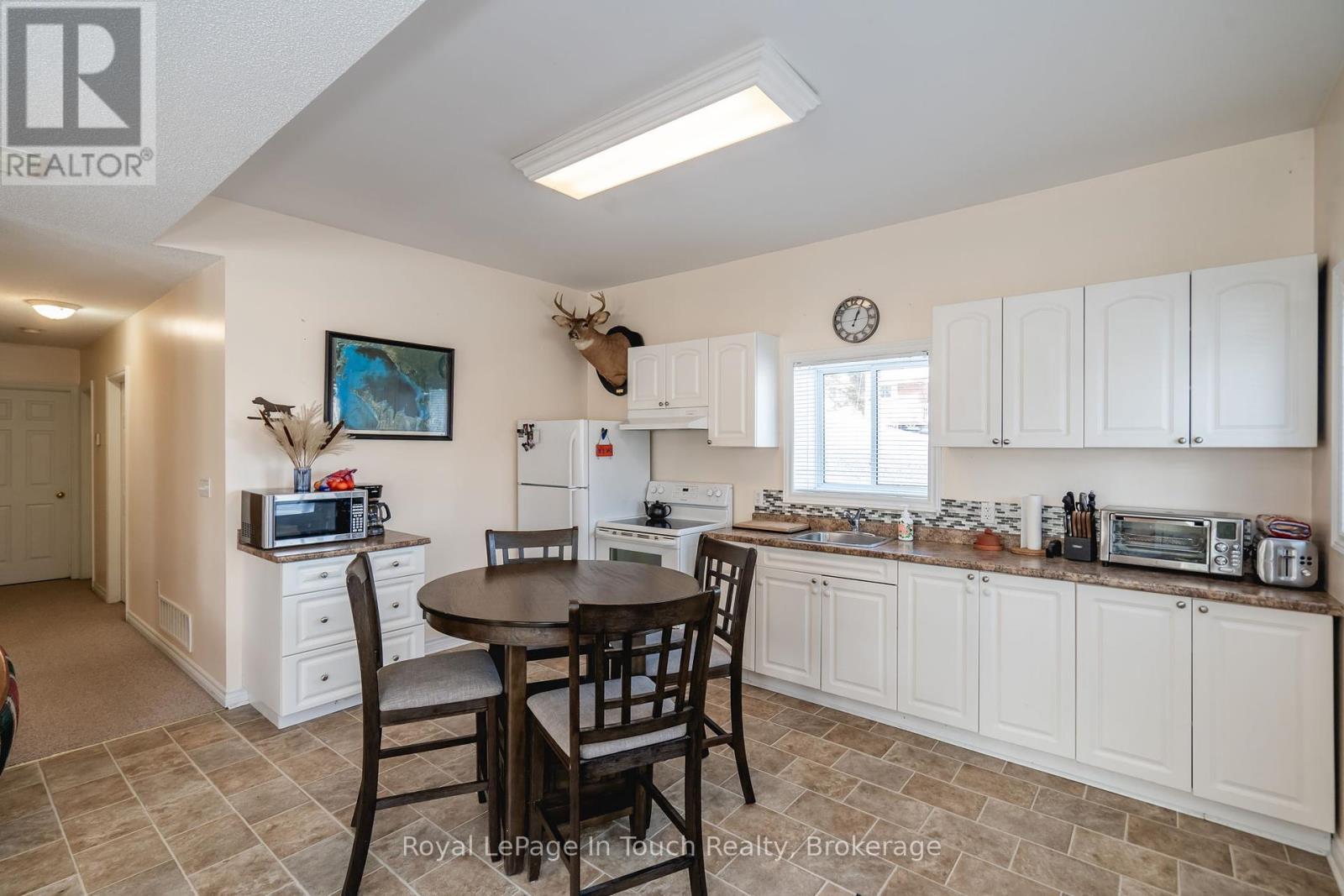












679 MONTREAL STREET

,
Midland,




Ontario
L4R1G5

