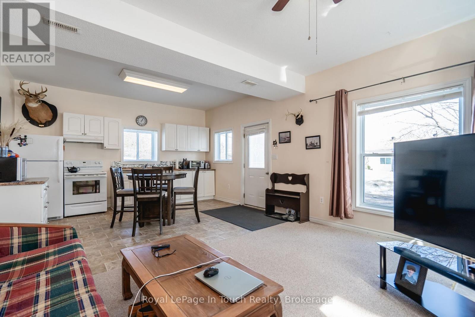 












679 MONTREAL STREET

,
Midland,




Ontario
L4R1G5

