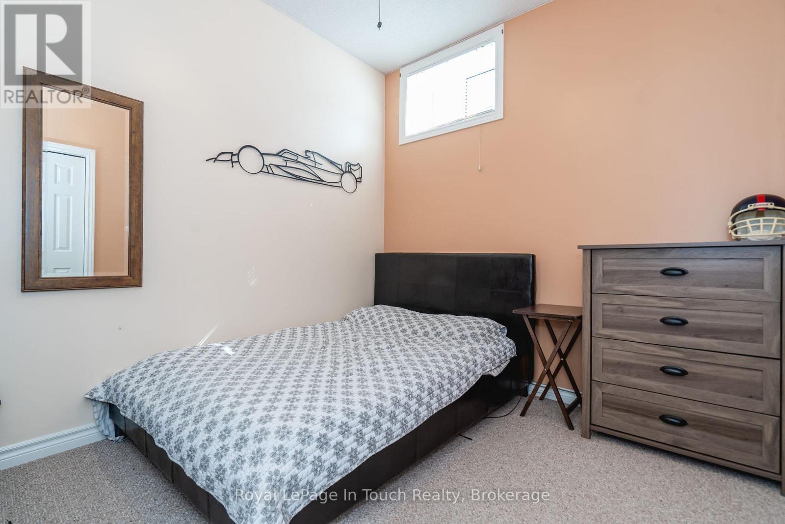 












679 MONTREAL STREET

,
Midland,




Ontario
L4R1G5


