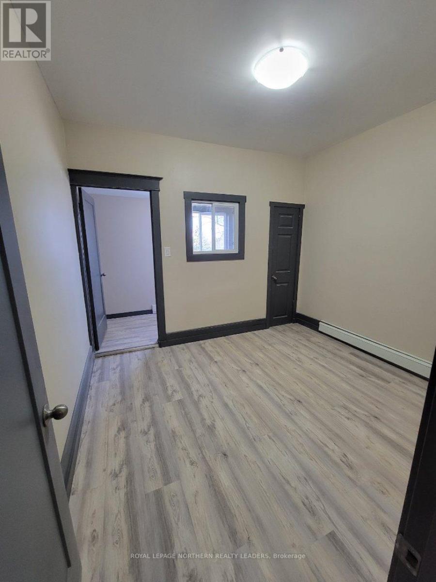 












107 FATHER COSTELLO DRIVE

,
Timmins (SCH - Main Area),




Ontario
P0N1G0

