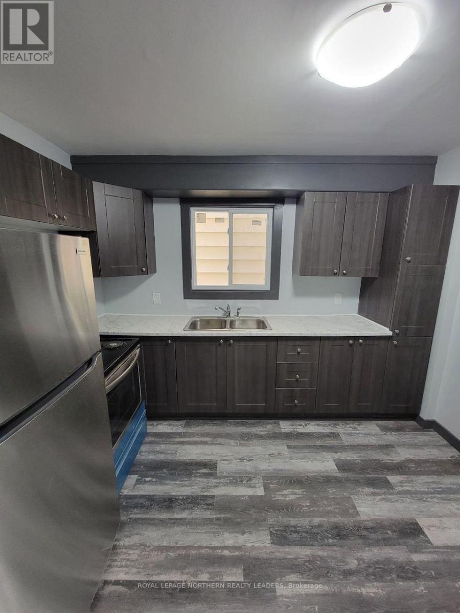 












107 FATHER COSTELLO DRIVE

,
Timmins (SCH - Main Area),




Ontario
P0N1G0

