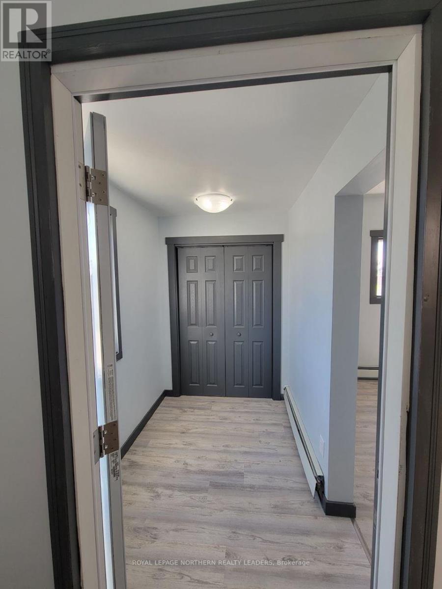 












107 FATHER COSTELLO DRIVE

,
Timmins (SCH - Main Area),




Ontario
P0N1G0


