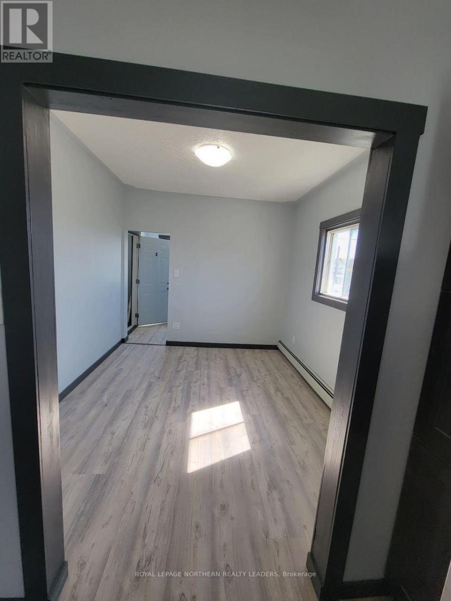 












107 FATHER COSTELLO DRIVE

,
Timmins (SCH - Main Area),




Ontario
P0N1G0

