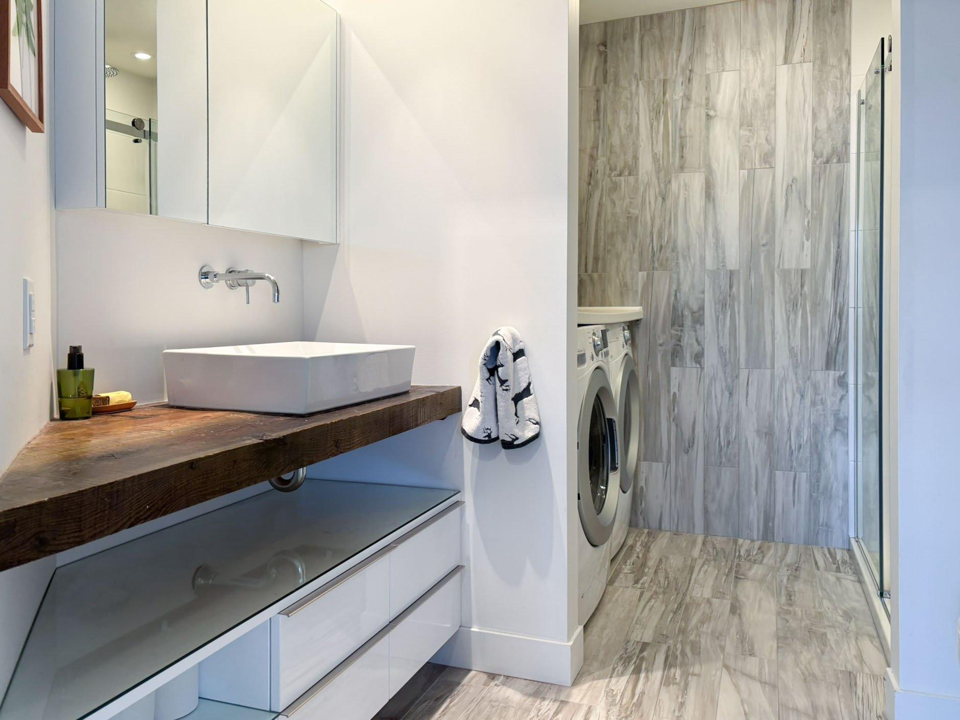 









144

 - 146


Place de l'Edelweiss

,
Sutton,




QC
J0E2K0

