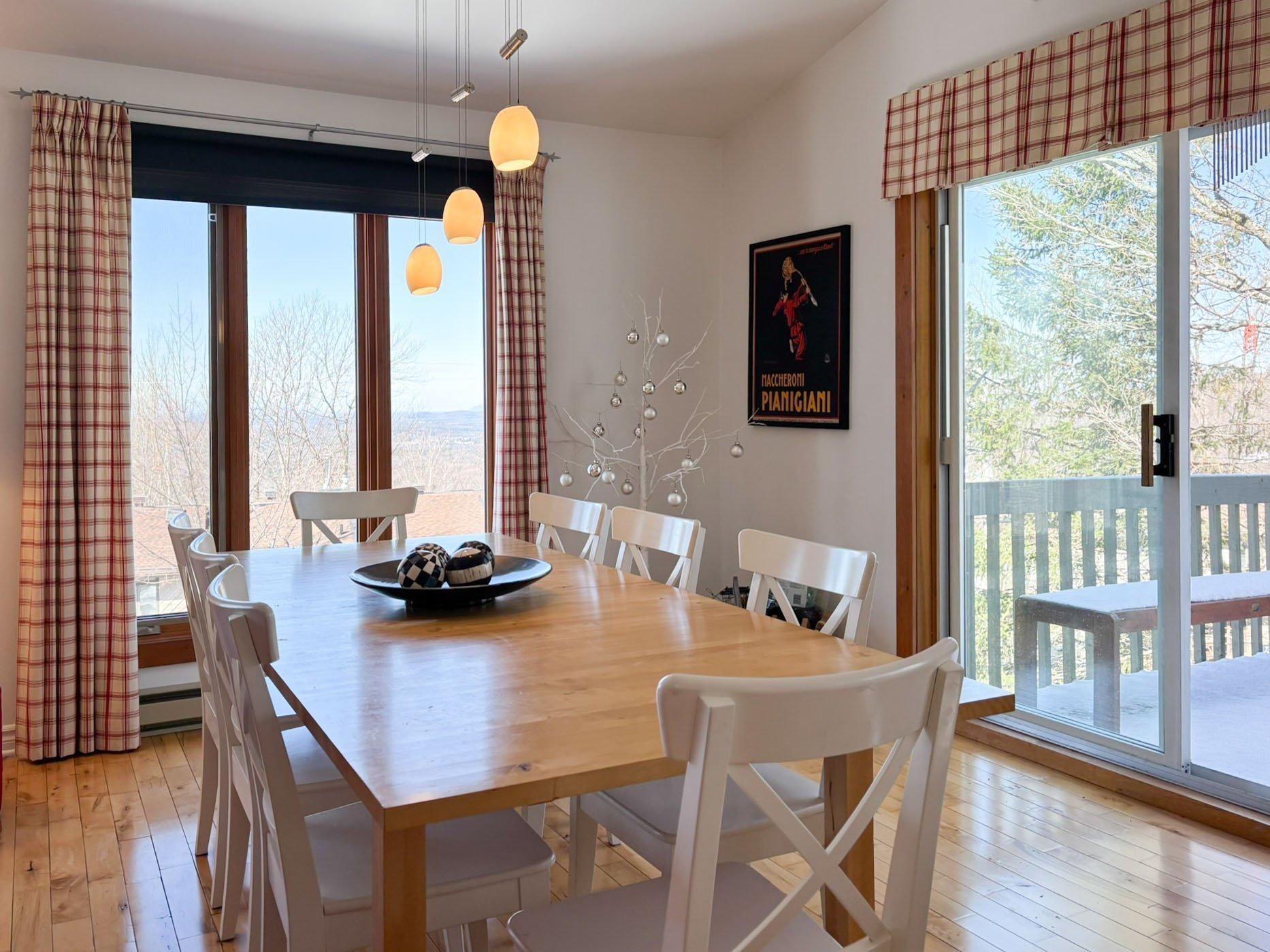 









144

 - 146


Place de l'Edelweiss

,
Sutton,




QC
J0E2K0

