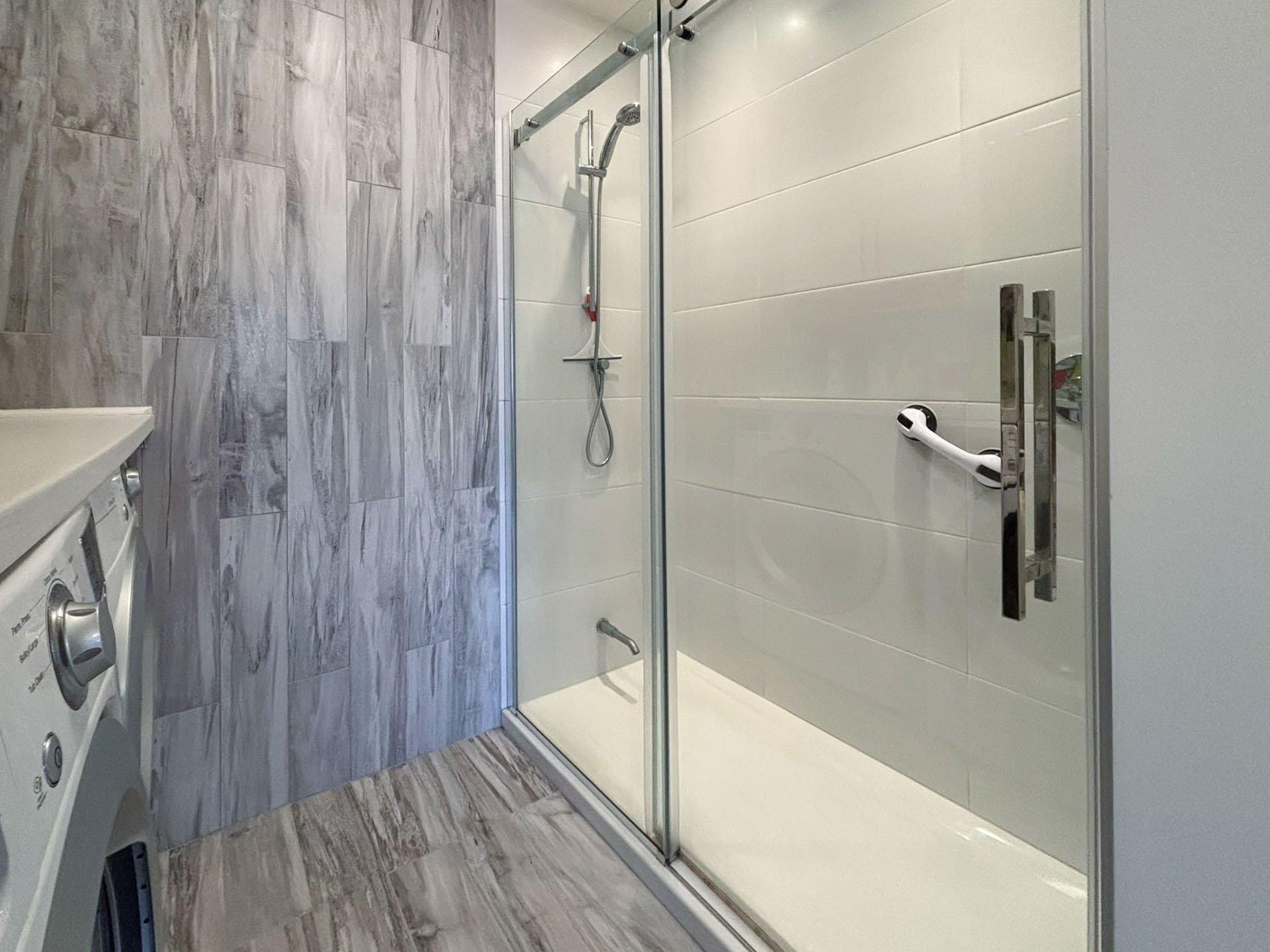 









144

 - 146


Place de l'Edelweiss

,
Sutton,




QC
J0E2K0

