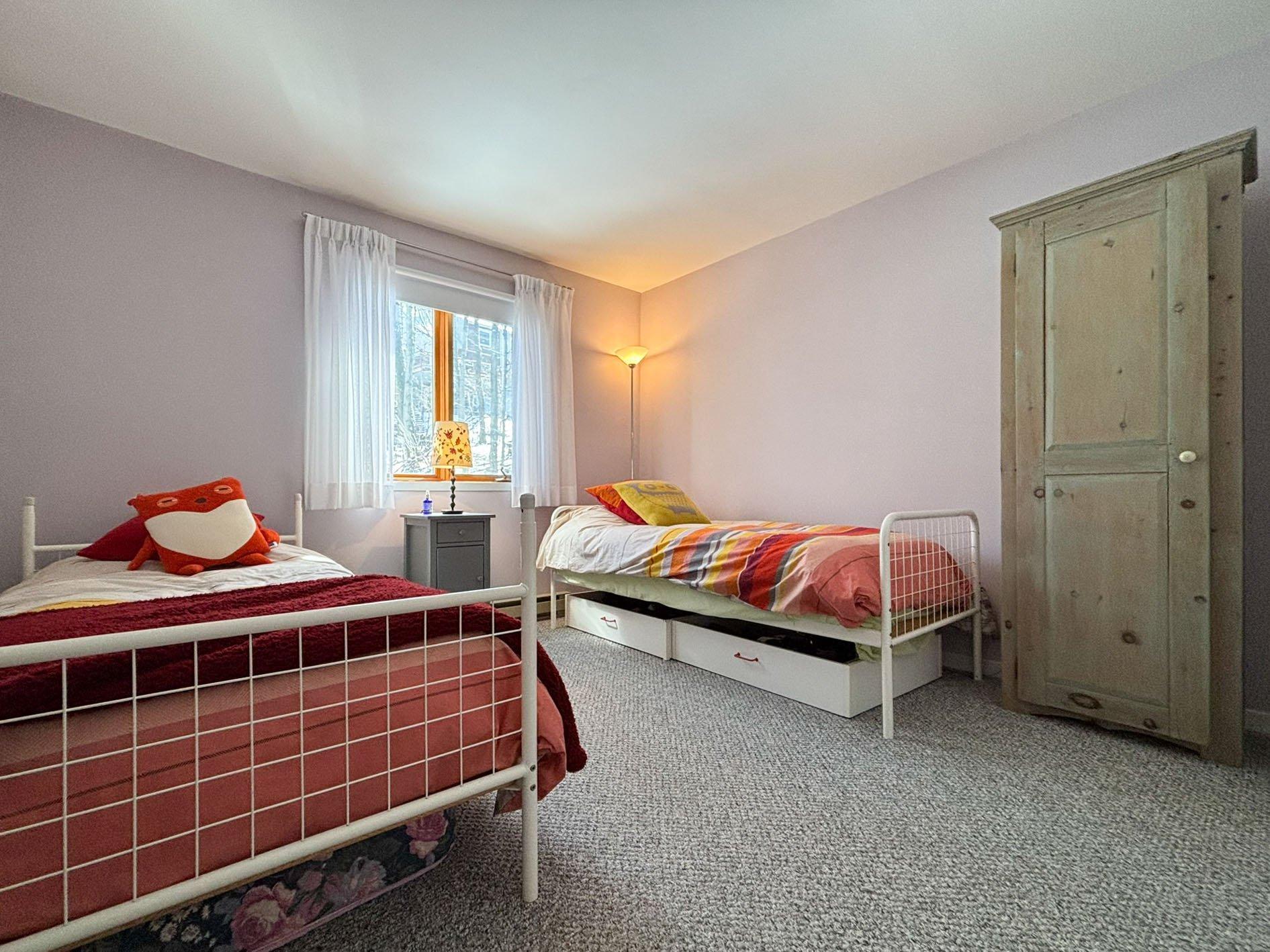 









144

 - 146


Place de l'Edelweiss

,
Sutton,




QC
J0E2K0

