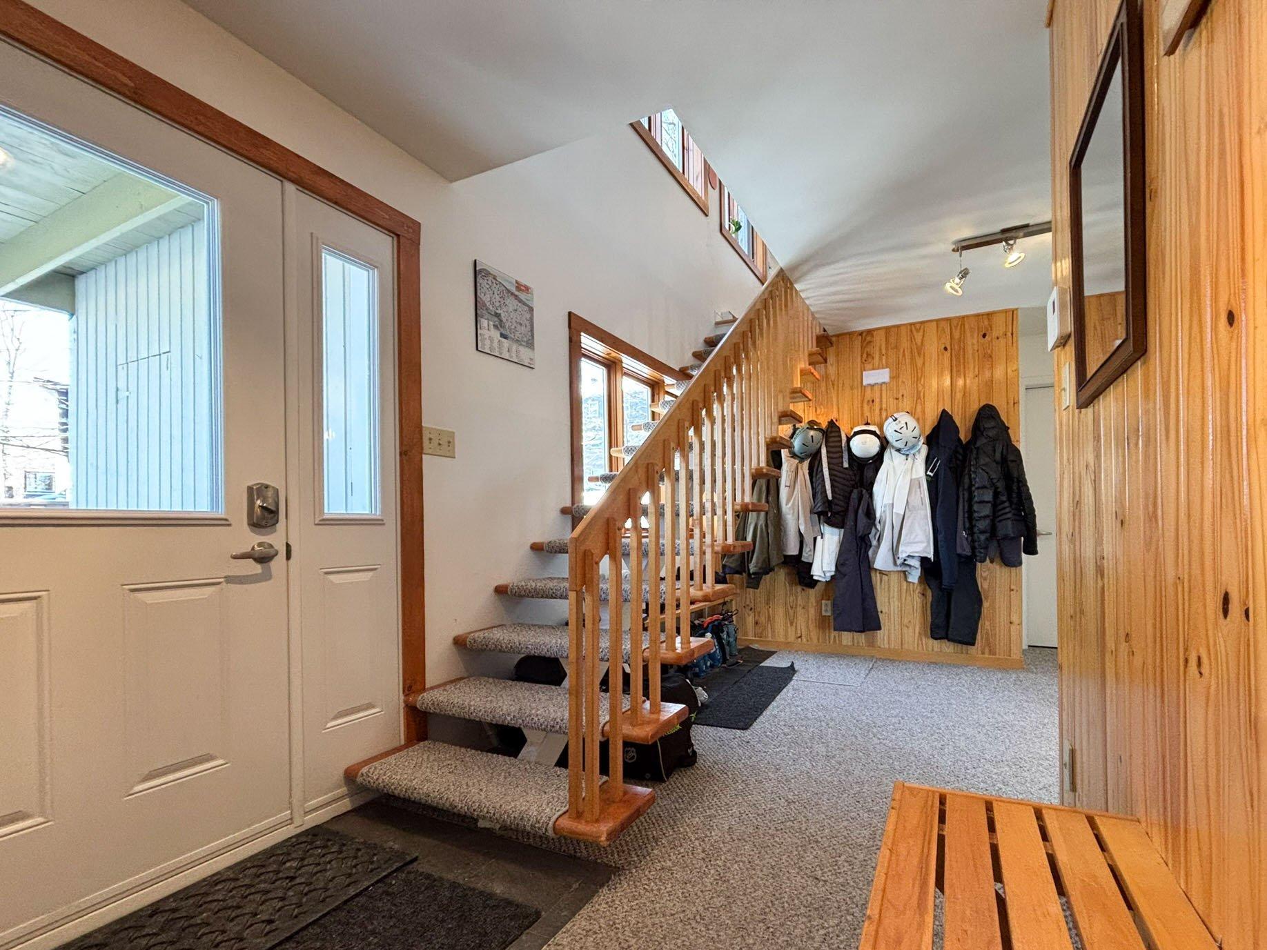 









144

 - 146


Place de l'Edelweiss

,
Sutton,




QC
J0E2K0

