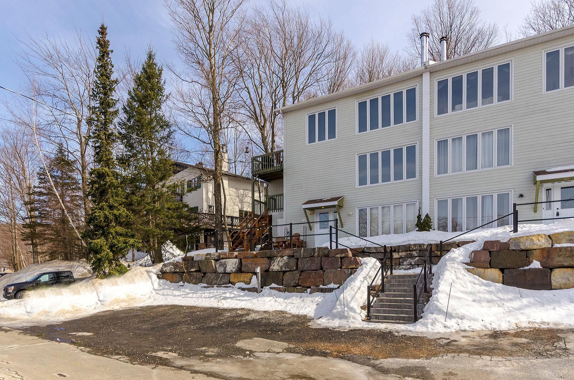 









144

 - 146


Place de l'Edelweiss

,
Sutton,




QC
J0E2K0

