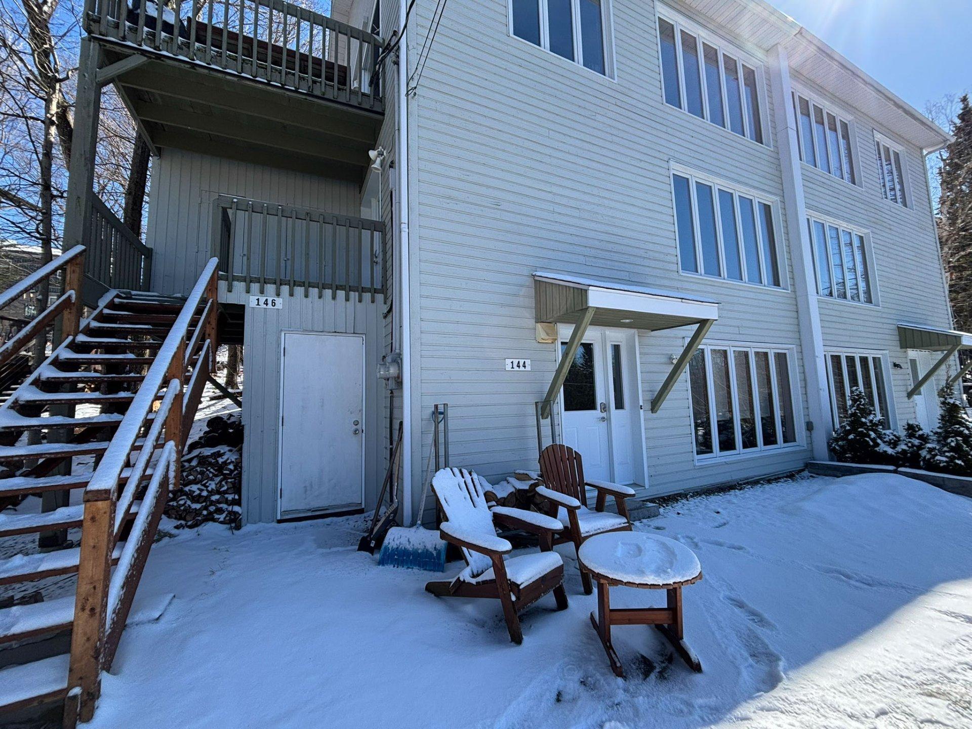 









144

 - 146


Place de l'Edelweiss

,
Sutton,




QC
J0E2K0

