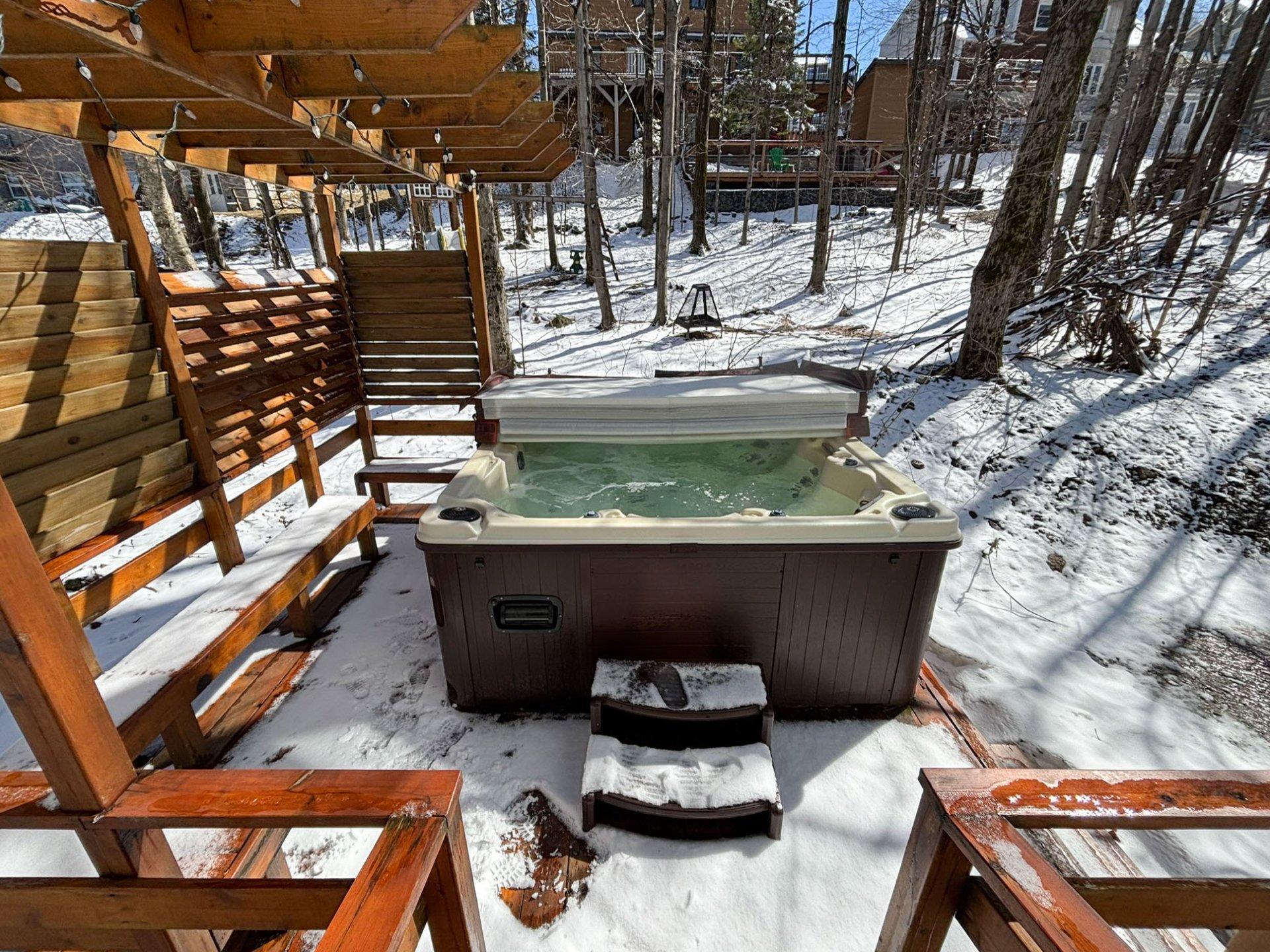 









144

 - 146


Place de l'Edelweiss

,
Sutton,




QC
J0E2K0


