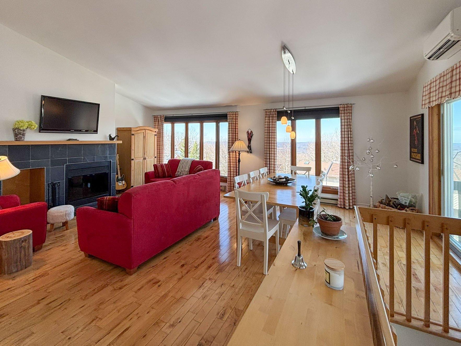 









144

 - 146


Place de l'Edelweiss

,
Sutton,




QC
J0E2K0

