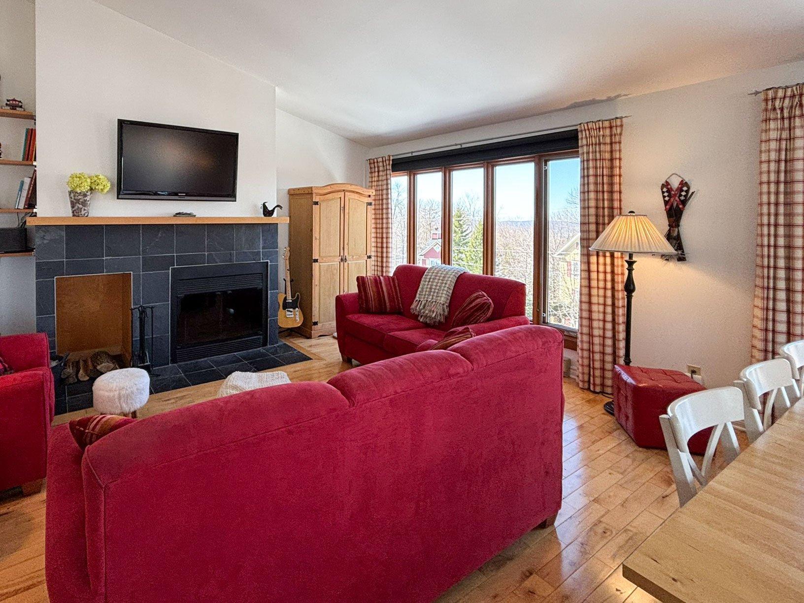 









144

 - 146


Place de l'Edelweiss

,
Sutton,




QC
J0E2K0

