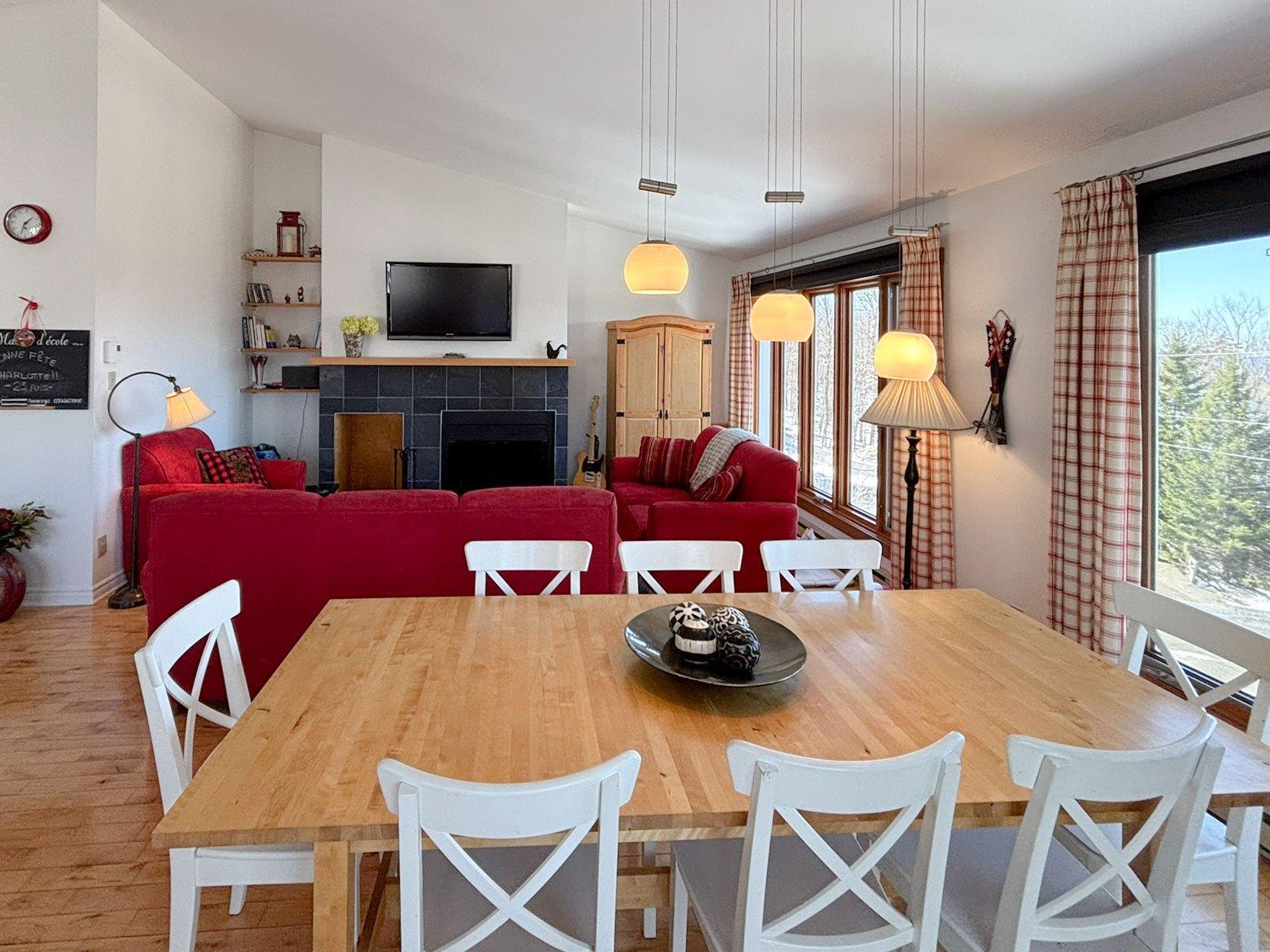 









144

 - 146


Place de l'Edelweiss

,
Sutton,




QC
J0E2K0

