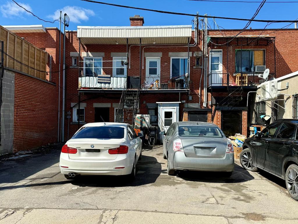 









550

 - 556


Rue Jarry O.

,
Montréal (Villeray/Saint-Michel/Parc-Extension),




QC
H3N1E9


