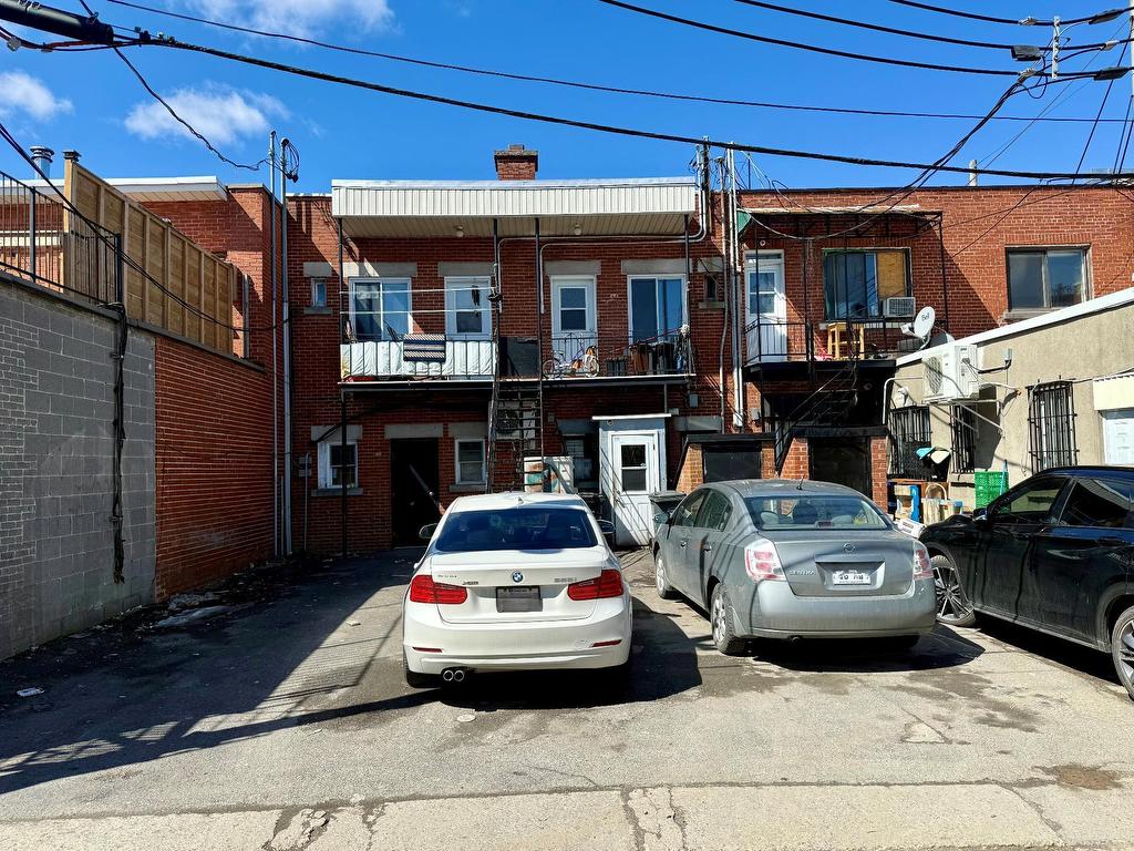 









550

 - 556


Rue Jarry O.

,
Montréal (Villeray/Saint-Michel/Parc-Extension),




QC
H3N1E9

