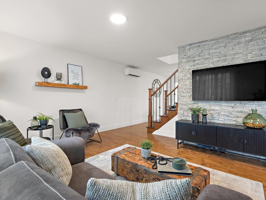 









106


Rue des Golfeuses

,
Bromont,




QC
J2L3H8


