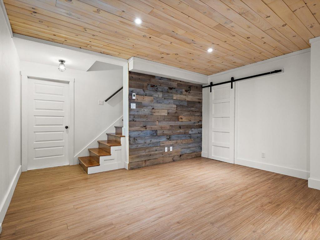 









106


Rue des Golfeuses

,
Bromont,




QC
J2L3H8

