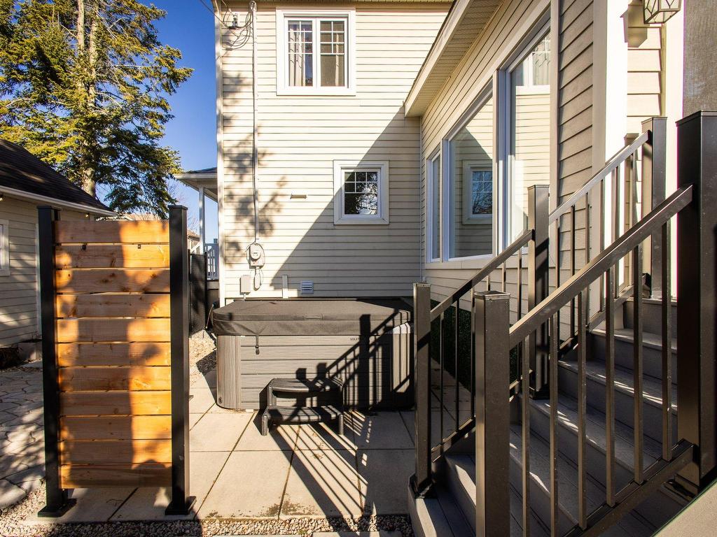 









106


Rue des Golfeuses

,
Bromont,




QC
J2L3H8

