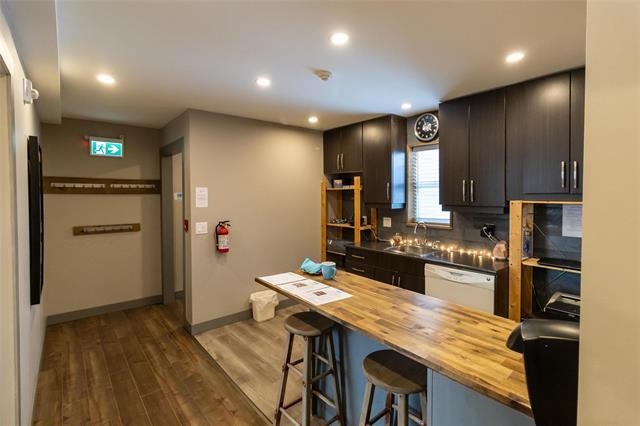 









485


St Anne's

RD,
Winnipeg,




MB
R2M 3E2

