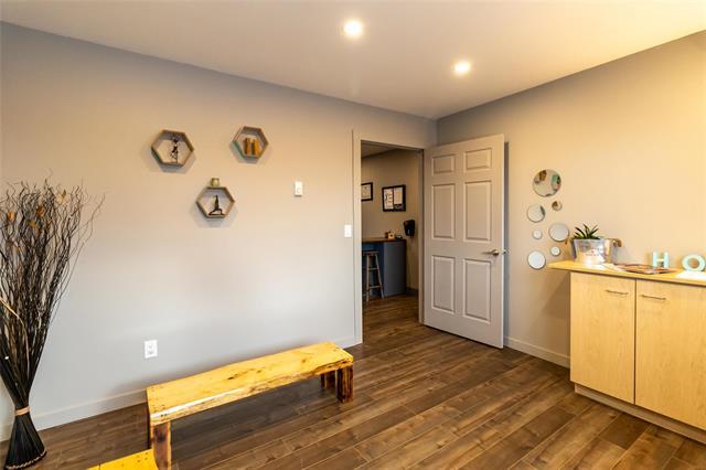 









485


St Anne's

RD,
Winnipeg,




MB
R2M 3E2

