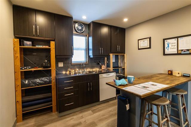 









485


St Anne's

RD,
Winnipeg,




MB
R2M 3E2

