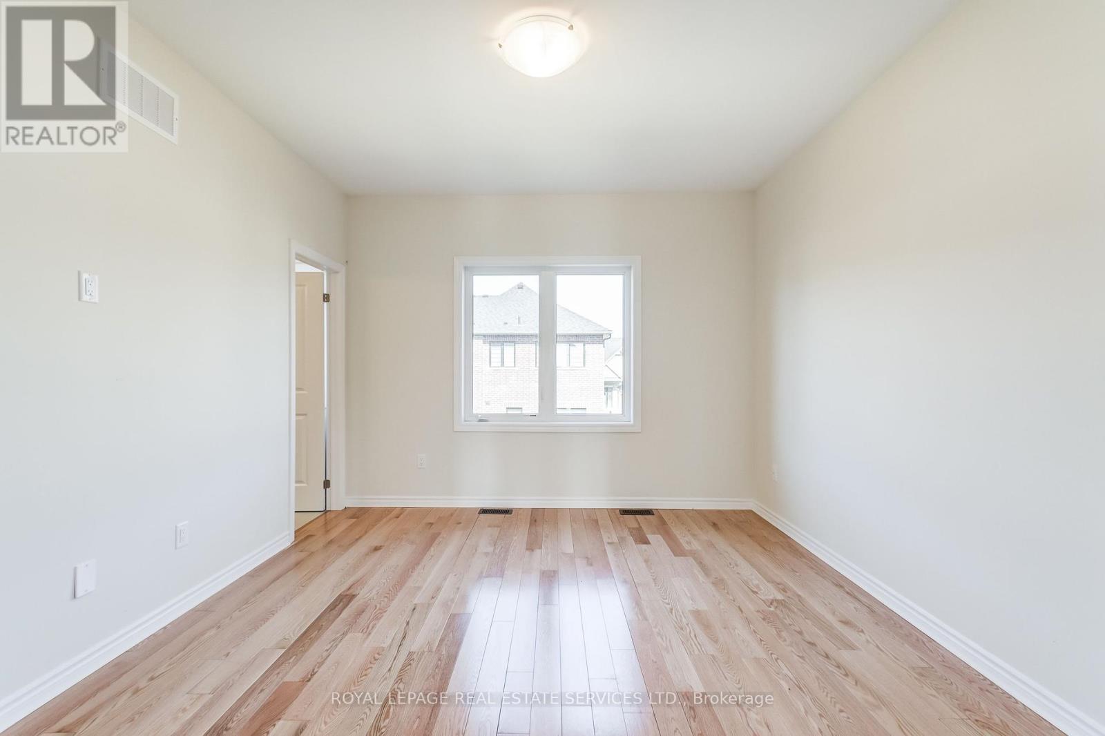 












1387 ALMONTE DRIVE

,
Burlington,




Ontario
L7P0V6

