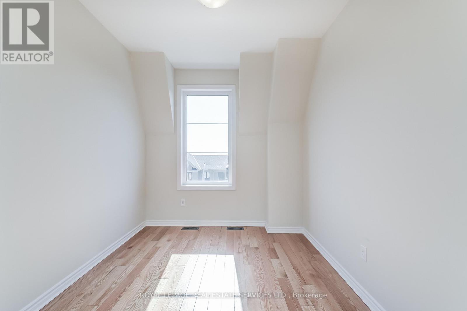 












1387 ALMONTE DRIVE

,
Burlington,




Ontario
L7P0V6

