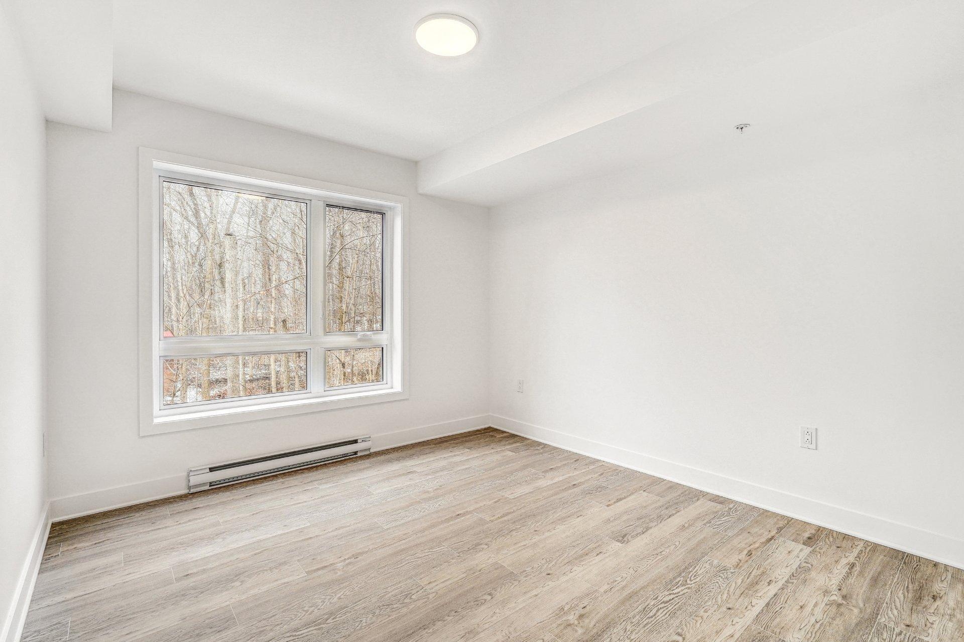 









689


Boul. St-Jean-Baptiste

, 202,
Mercier,




QC
J6R1G3

