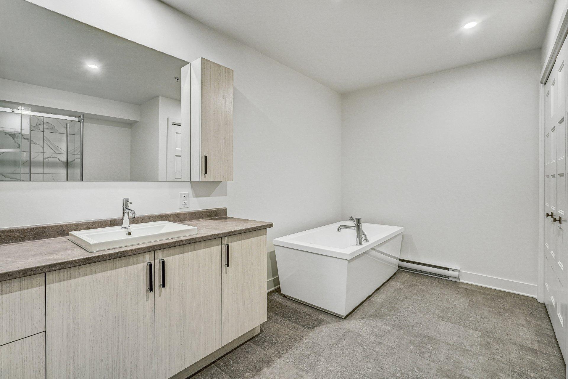 









689


Boul. St-Jean-Baptiste

, 213,
Mercier,




QC
J6R1G3


