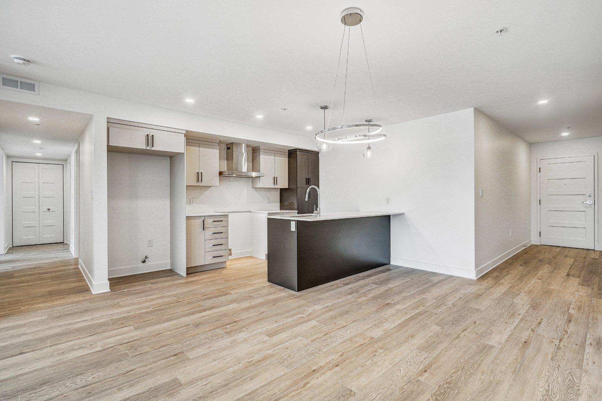 









689


Boul. St-Jean-Baptiste

, 213,
Mercier,




QC
J6R1G3

