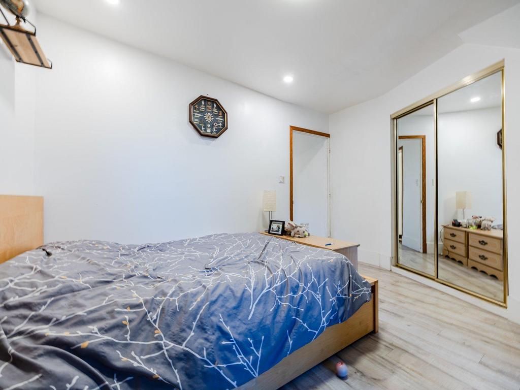









2816

 - 2824


Rue Jacques-Hertel

,
Montréal (Le Sud-Ouest),




QC
H4E1S7

