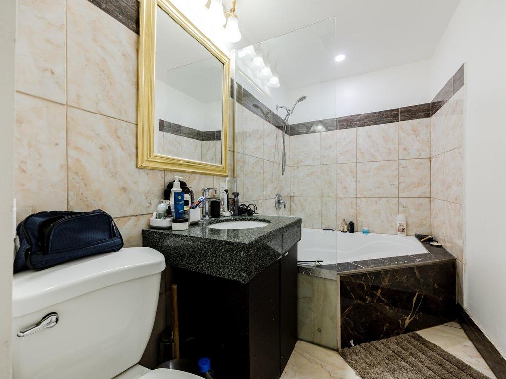 









2816

 - 2824


Rue Jacques-Hertel

,
Montréal (Le Sud-Ouest),




QC
H4E1S7

