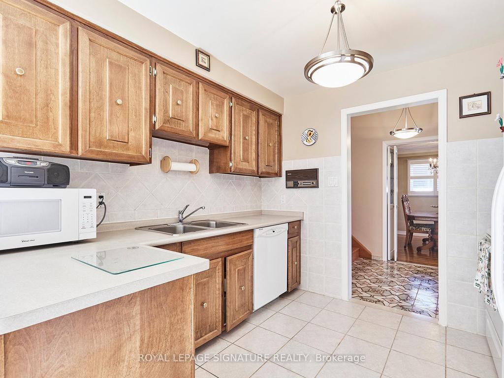 









88


Gooderham

Drive,
Toronto,




ON
M1R 3G7

