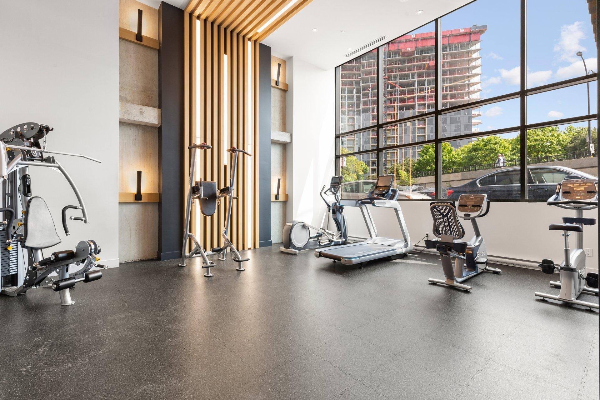 









1320


Rue Olier

, 904,
Montréal (Le Sud-Ouest),




QC
H3C0Y8

