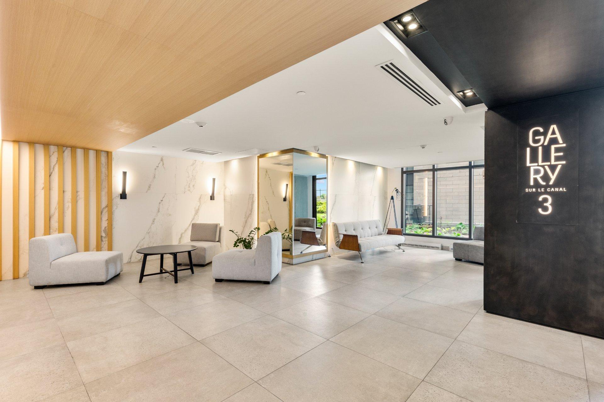 









1320


Rue Olier

, 904,
Montréal (Le Sud-Ouest),




QC
H3C0Y8

