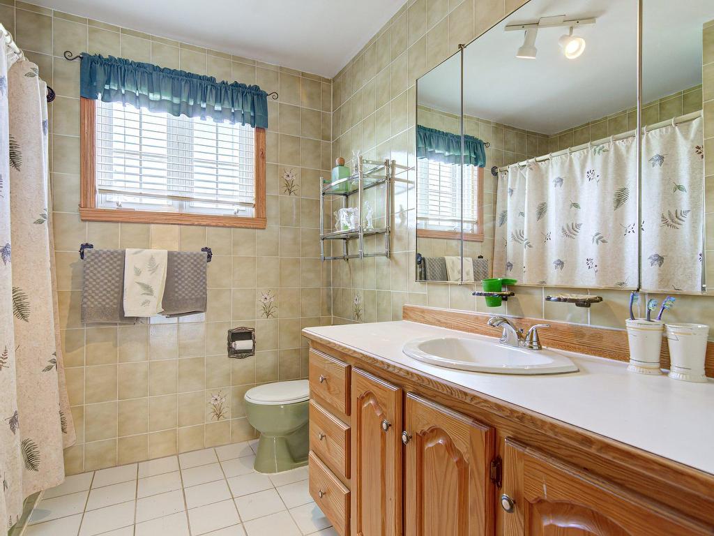 









1560


Rue Trépanier

,
Laval (Chomedey),




QC
H7W3G7

