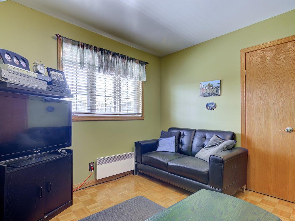 









1560


Rue Trépanier

,
Laval (Chomedey),




QC
H7W3G7

