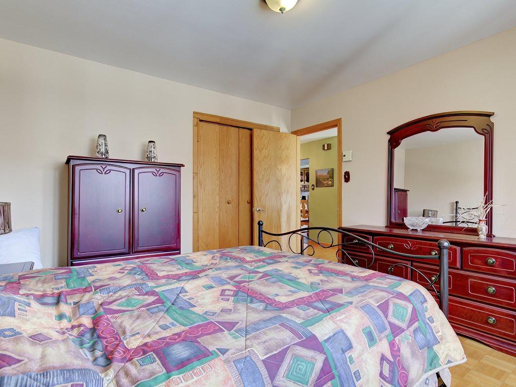 









1560


Rue Trépanier

,
Laval (Chomedey),




QC
H7W3G7

