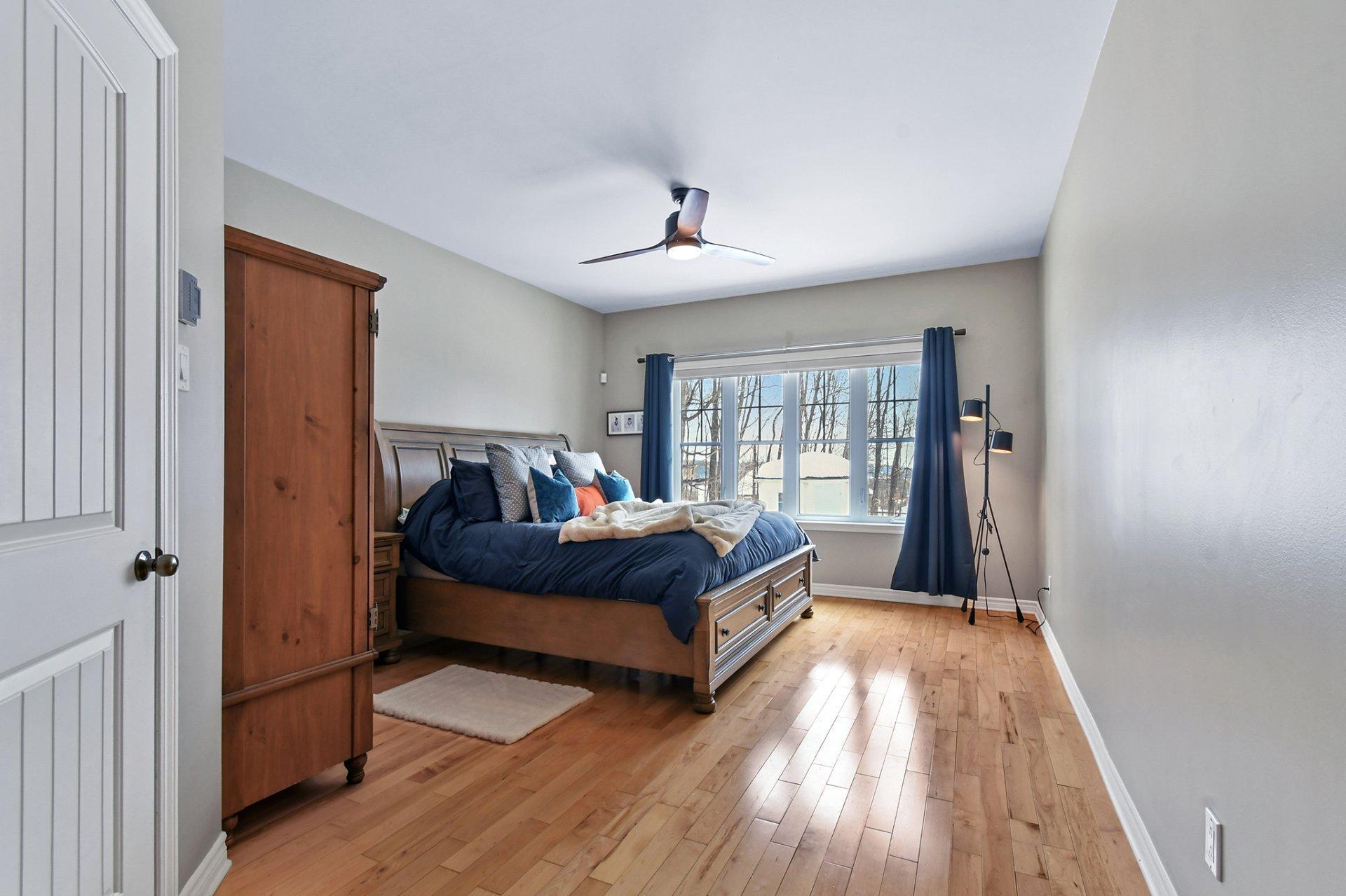 









381


Rue des Eaux-Vives

,
Saint-Jérôme,




QC
J7Y4N6


